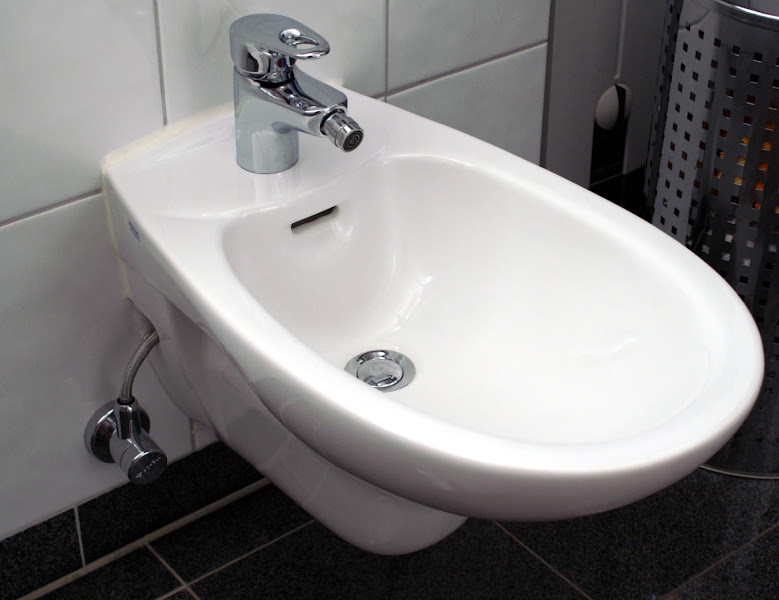 plumber 99265078 also contact on Whatsapp. electrical, drilling for home maintenance works. all over Kuwait photo 2