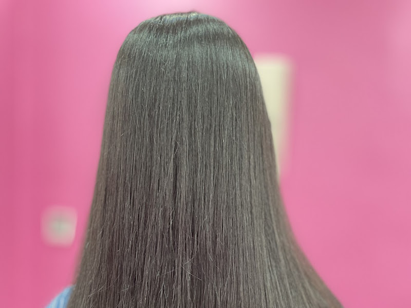 Tres Beaux Salon