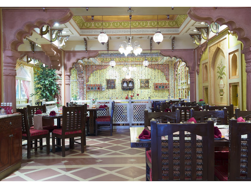 مطعم مغل محل