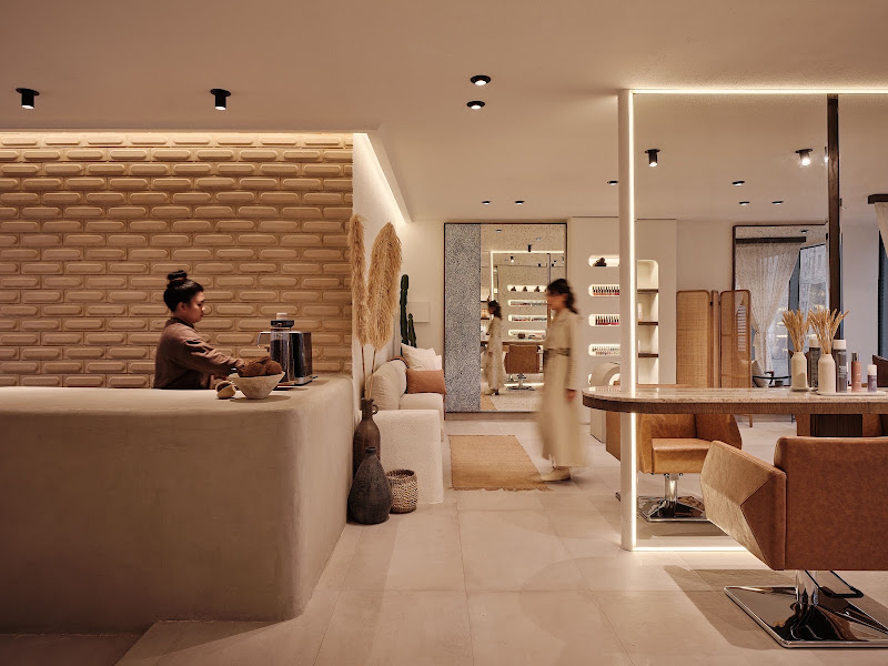 Barefoot hair and nails spa photo 4