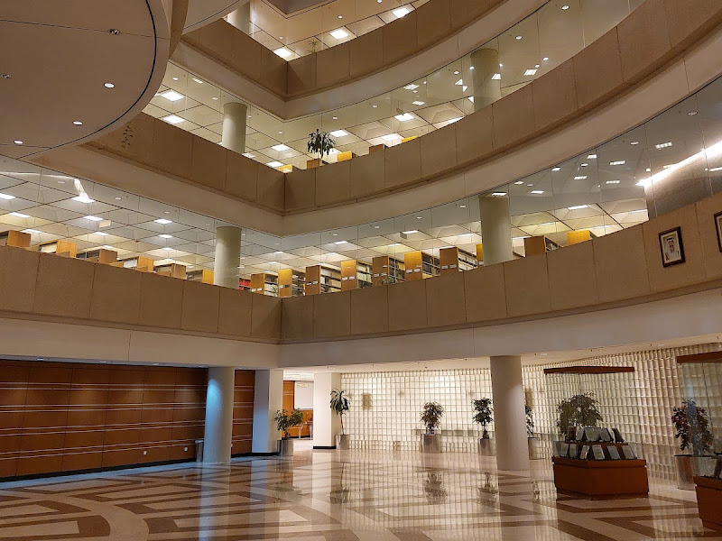 مكتبة جامعة الكويت المركزية photo 3