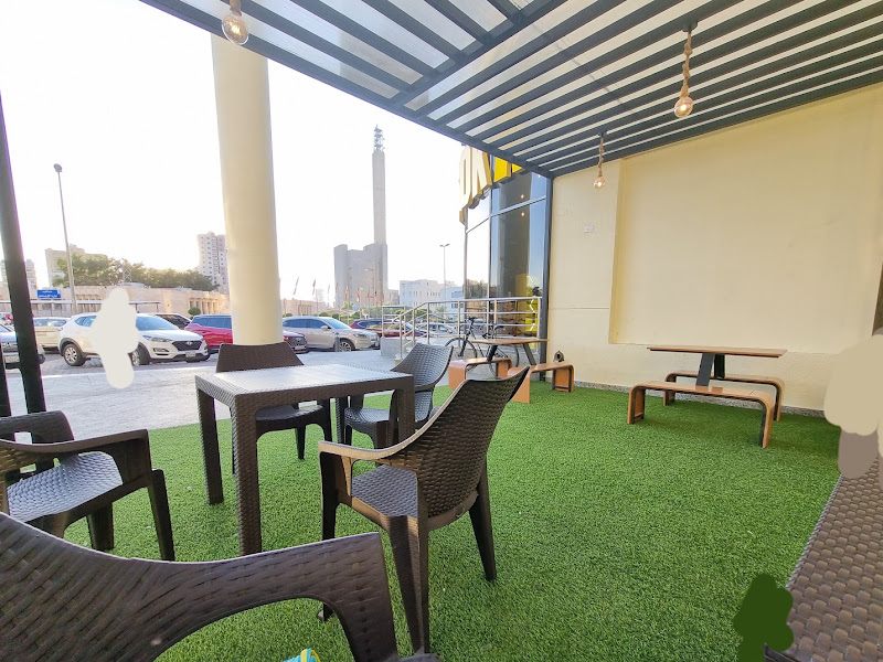 مطعم بازوكا فرع السالميه photo 3