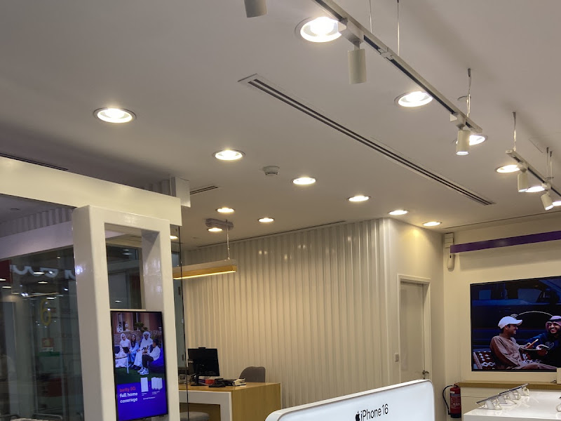 stc Kuwait - Kuwait International Airport Terminal 1 - Arrival entrance photo 5