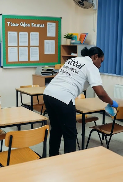 الشركة العالمية لمقاولات تنظيف المباني والطرق-AL-ALMIYA CLEANING CONTCO photo 3