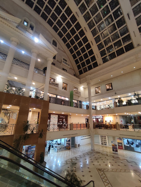 Central Plaza photo 5