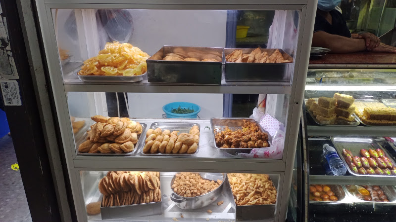 UP Kachori Wala Restaurant photo 4