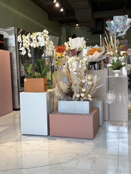 ODD FLOWER SHOP photo 5