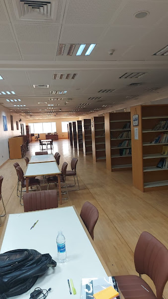Khaitan Public Library مكتبة خيطان photo 2