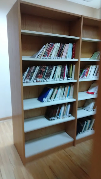 Khaitan Public Library مكتبة خيطان photo 4