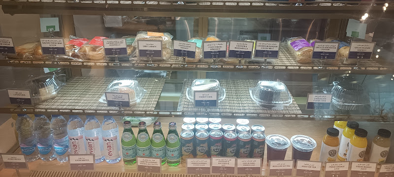 The Coffee Bean & Tea Leaf KOC Tameer Building photo 5