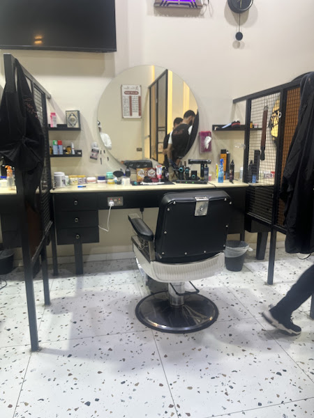 Loro piana Salon for men photo 5