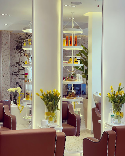 Yellow Nails Salon صالون يلو نيلز