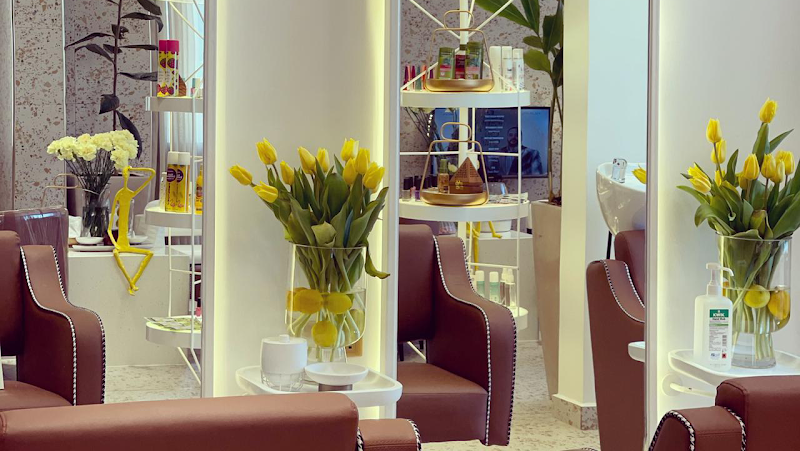 Yellow Nails Salon صالون يلو نيلز photo 3