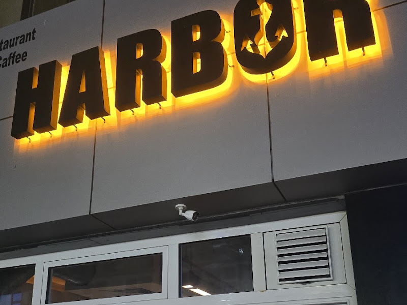 Harbor cafe