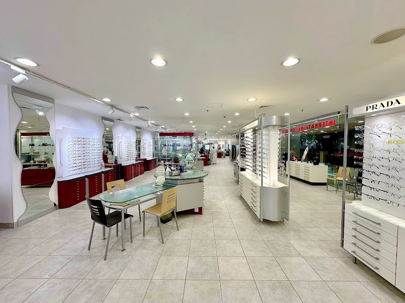 International Optique - Central Plaza photo 3